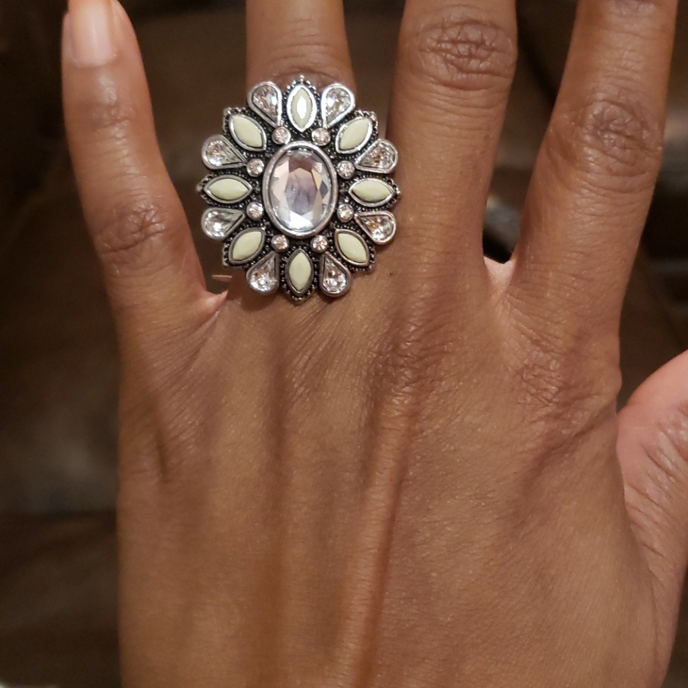 FLASH SALE! Lia sophia ring! gems & stones
